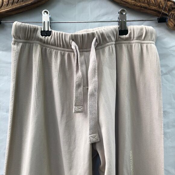 Gymshark Pants Pause Joggers Pebble Grey Beige Ribbed Sides Drawstring xs - Picture 5 of 7